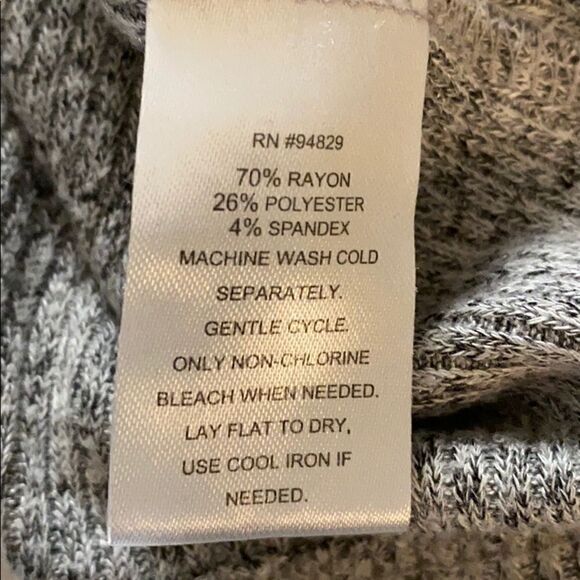 Derek Heart Gray Ribbed Sweater cut out neck M - Picture 7 of 8